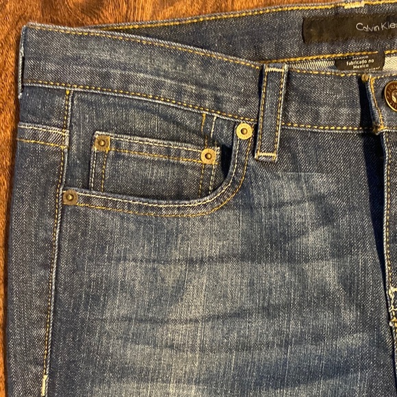 Calvin Klein Flare Fit Faded Design Jeans 99% Cotton - Picture 3 of 16